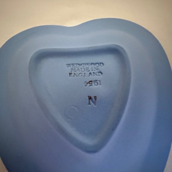 Vintage Wedgwood Jasperware Heart - Picture 7 of 10